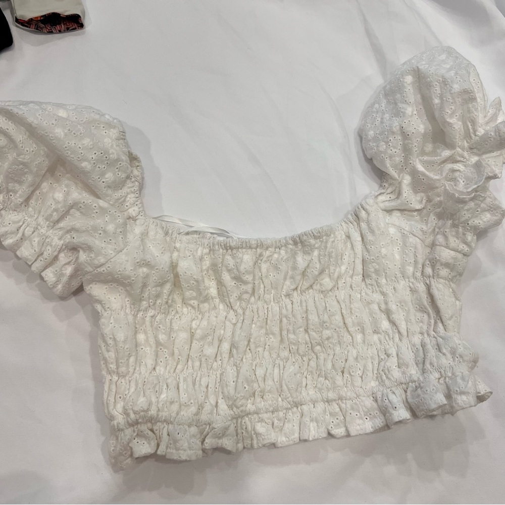 Cute white puff sleeve crop top